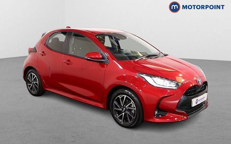 Used 2025 Toyota Yaris Hybrid Design Hatchback | £14,299 (Super price) - Image 1/4