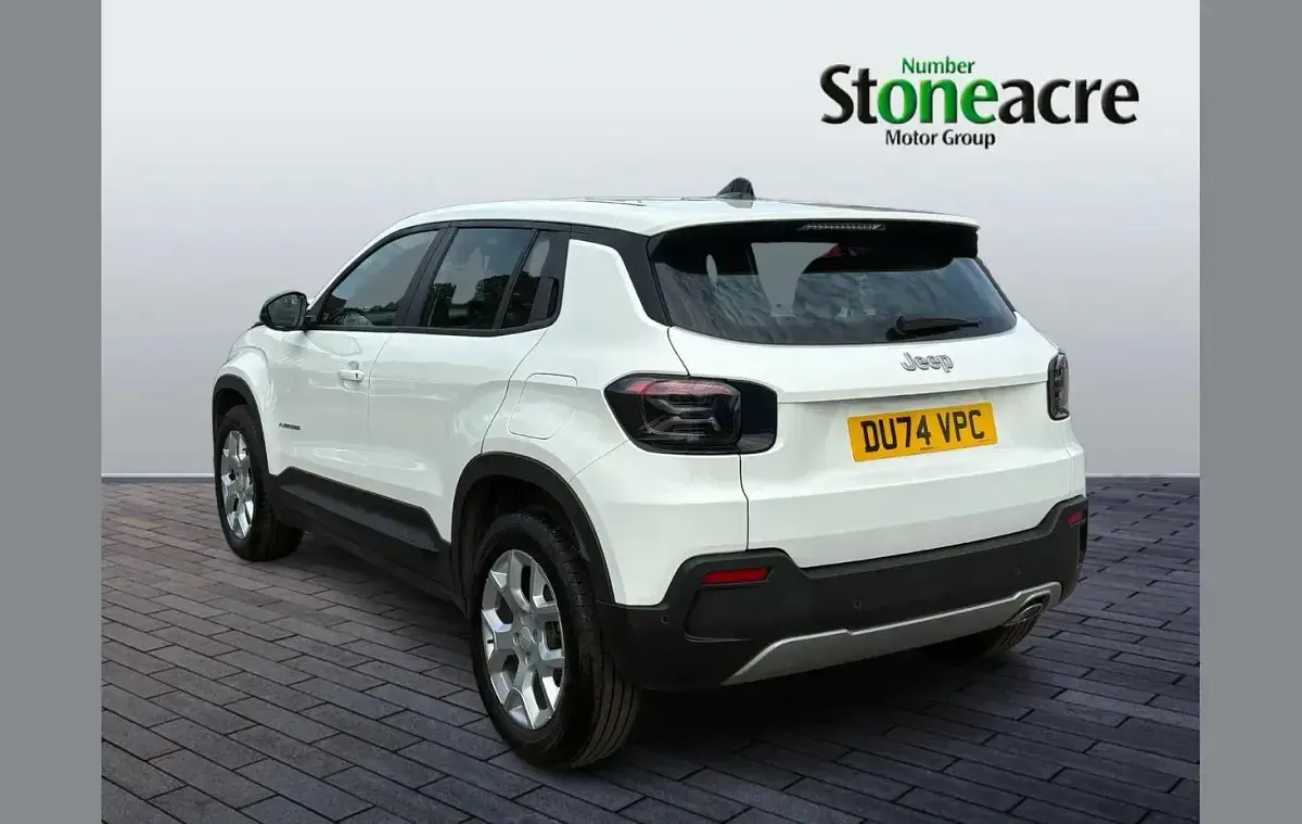Used Jeep Avenger Altitude 100 HP (73 kW) 2024 White SUV