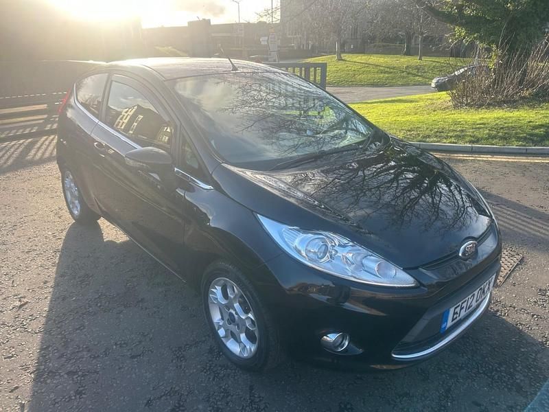 Used Ford Fiesta Zetec 70 HP (51 kW) 2012 Black Hatchback