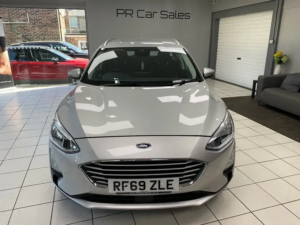 Used Ford Focus Zetec 95 HP (69 kW) 2026 Grey Estate