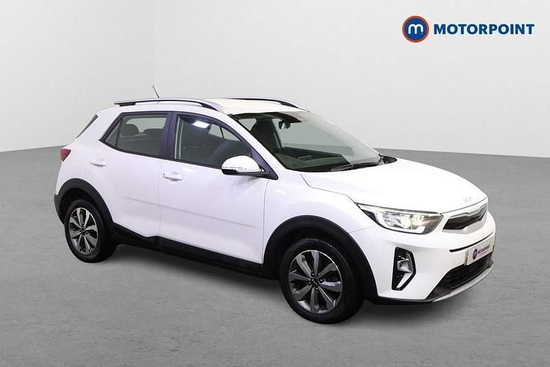 White Used 2022 Kia Stonic SUV | £12,449 (Good price) - Image 1/4