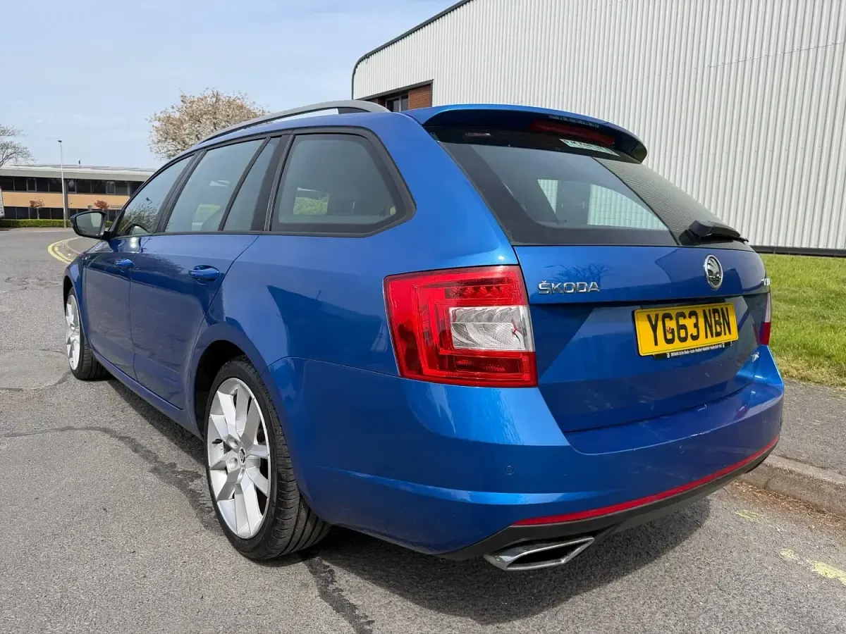 Used Skoda Octavia vRS 180 HP (132 kW) 2013 Blue Estate