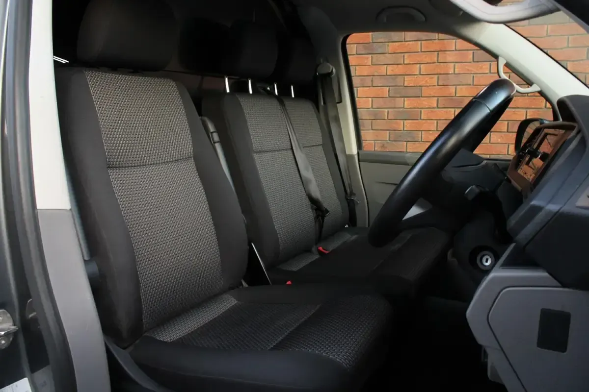 Usado VW Transporter Highline 2023 Gris Van
