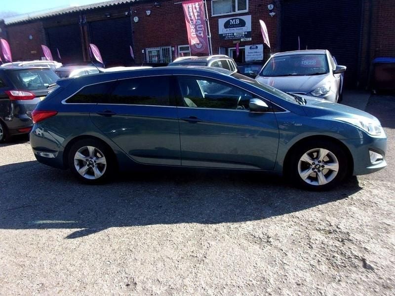 Used Hyundai i40 Active 115 HP (84 kW) 2012 Blue Estate