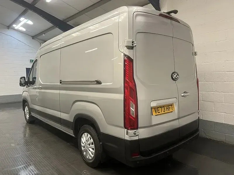 Used Maxus V90 161 HP (118 kW) 2024 Silver Van