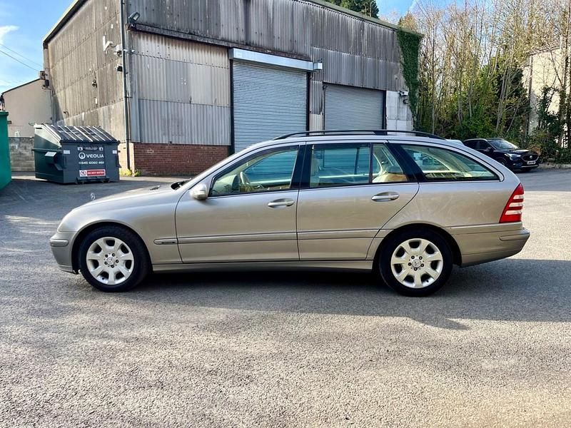 Used Mercedes C220 Elegance 150 HP (110 kW) 2007 Silver Estate