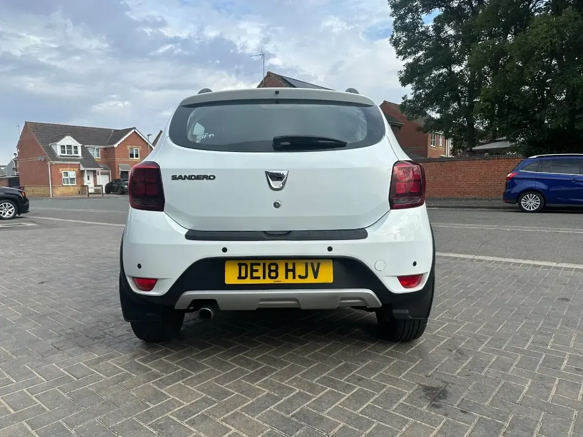 Used Dacia Sandero Ambiance 90 HP (66 kW) 2018 White Hatchback