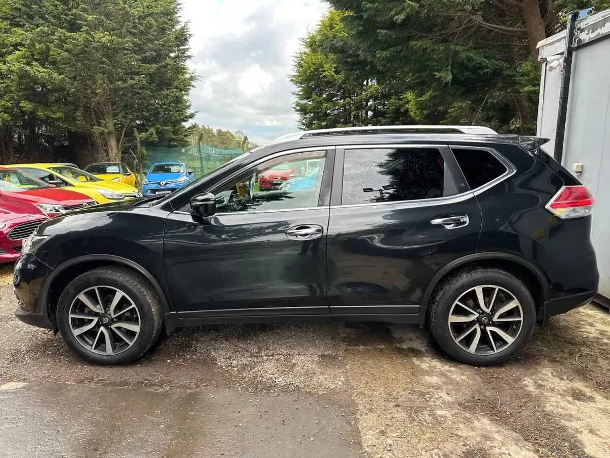 Usado Nissan X-Trail Tekna 130 CV (95 kW) 2016 Negro SUV