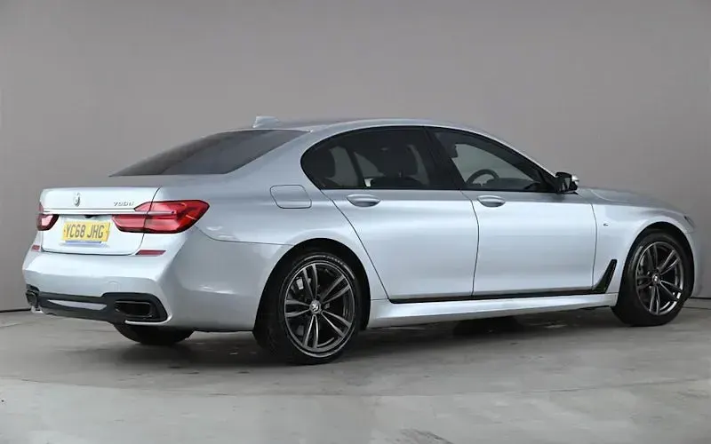 Usado BMW 730 M Sport 265 CV (194 kW) 2019 Plateado Berlina