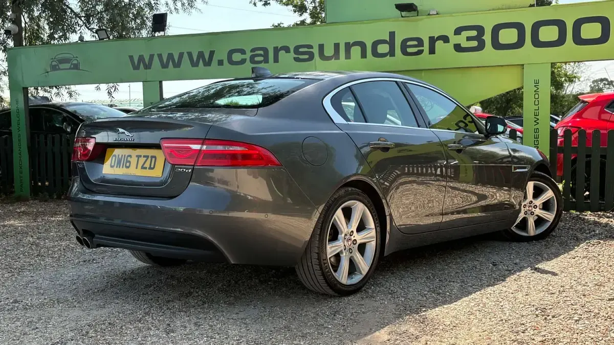 Used Jaguar XE Portfolio 180 HP (132 kW) 2016 Grey Sedan