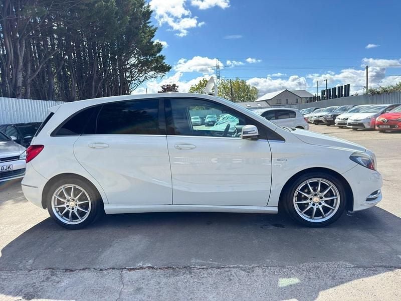 Used Mercedes B180 122 HP (89 kW) 2012 White MPV