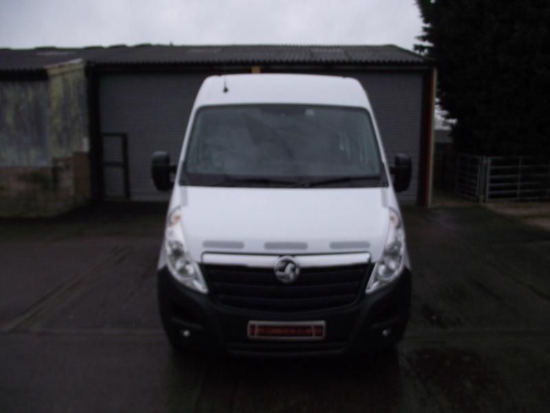 Used Vauxhall Movano 130 HP (95 kW) 2019 White MPV