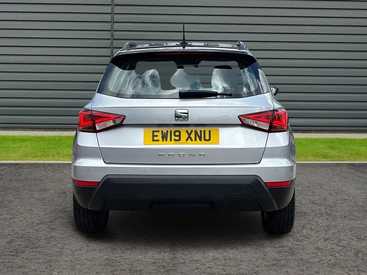 Used Seat Arona SE Technology 95 HP (69 kW) 2019 Silver SUV
