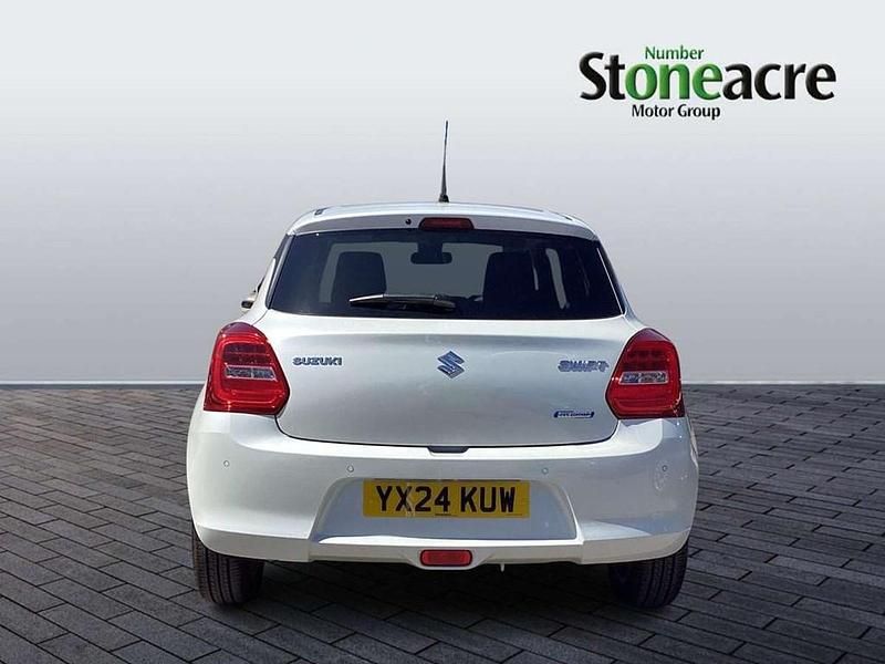 Used Suzuki Swift SZ5 83 HP (61 kW) 2024 White Hatchback