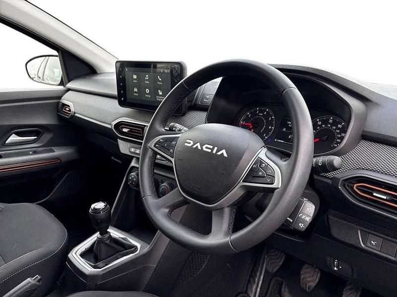 Gebraucht Dacia Sandero Expression 90 PS (66 kW) 2023 Grün SUV