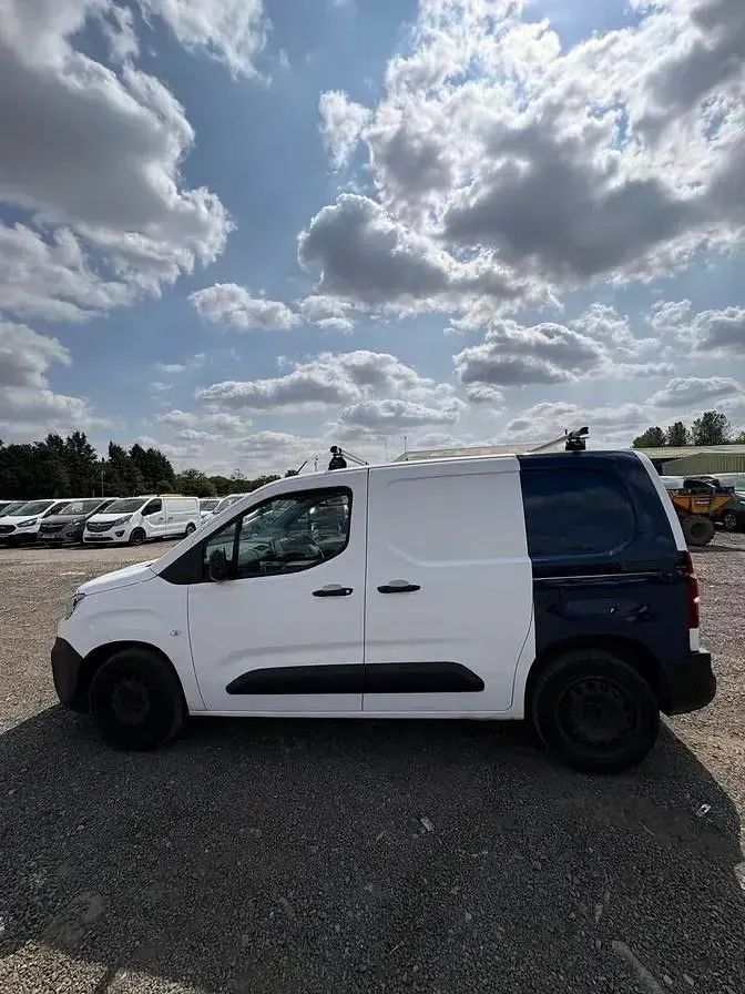 Used Citroën Berlingo 100 HP (73 kW) 2021 White MPV