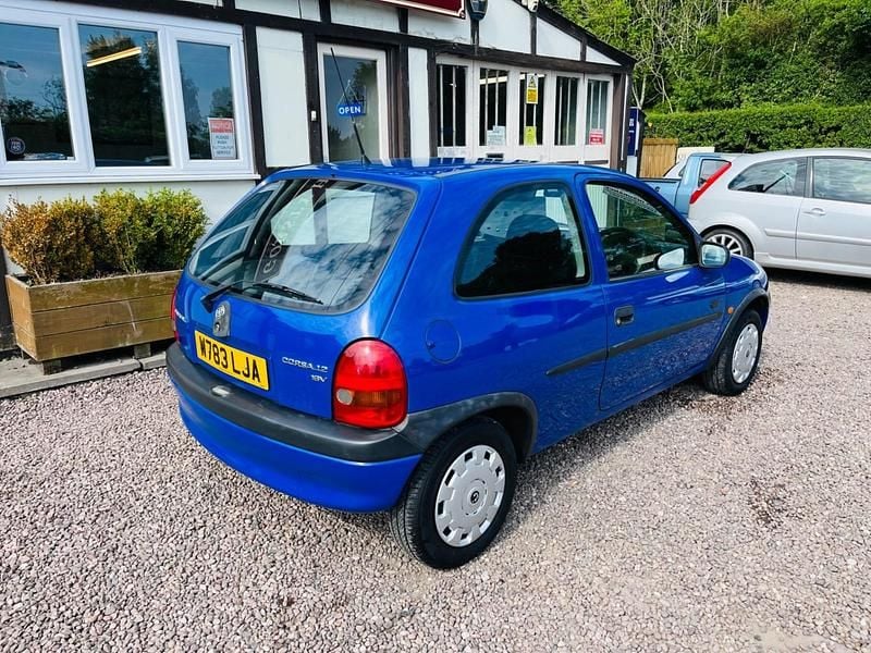 Used Vauxhall Corsa Club 2000 Blue Hatchback