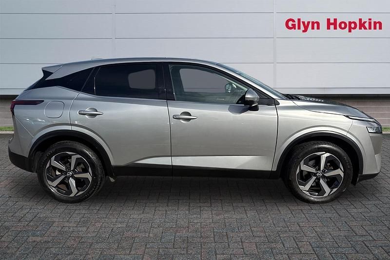 Used Nissan Qashqai N-Connecta 158 HP (116 kW) 2022 Silver SUV
