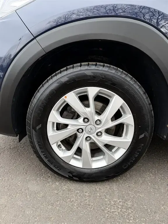 Used Hyundai Tucson SE 177 HP (130 kW) 2019 Blue SUV
