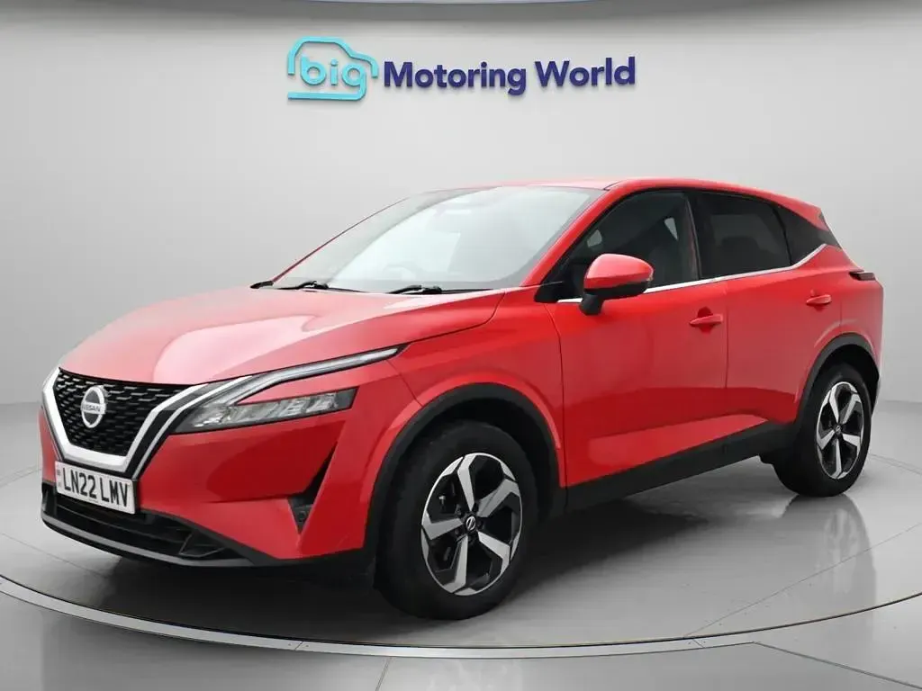 Used Nissan Qashqai N-Connecta 140 HP (102 kW) 2022 Red SUV