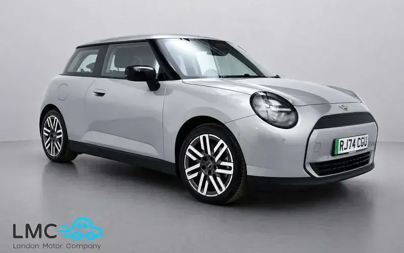 Used Mini Cooper Classic 135 kW (184 HP) 2024 Hatchback