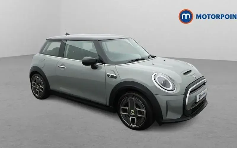 Second-hand Mini Cooper Level 1 135 kW (184 CP) 2023 Hatchback