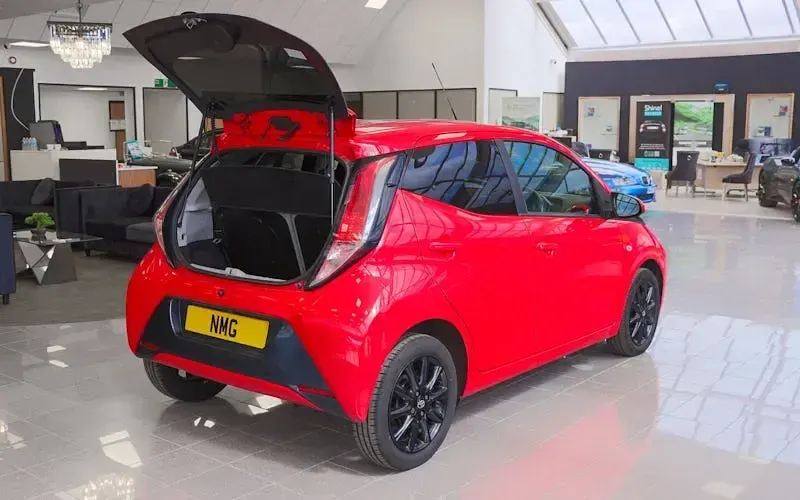 Used Toyota Aygo x-style 69 HP (50 kW) 2018 Red Hatchback