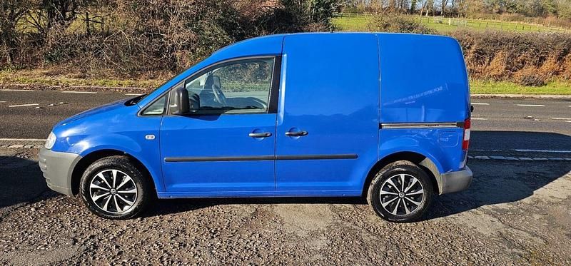 Used VW Caddy 69 HP (50 kW) 2009 Blue MPV