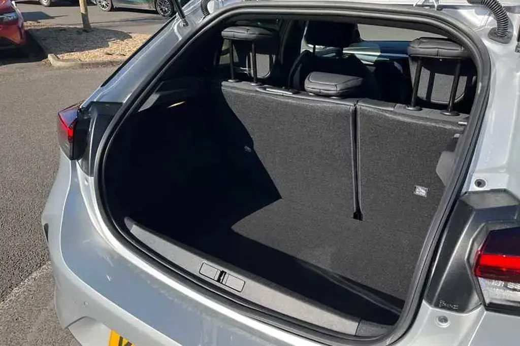 New Vauxhall Corsa Ultimate 100 HP (73 kW) 2026 Crystal silver Hatchback