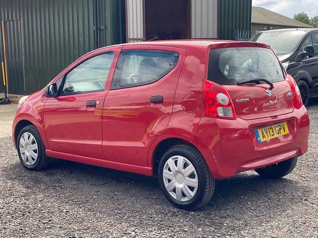 Used Suzuki Alto 68 HP (50 kW) 2013 Red Hatchback