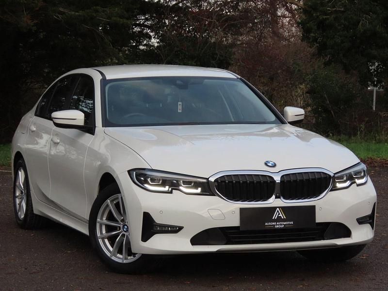 Used BMW 318 2019 White Sedan
