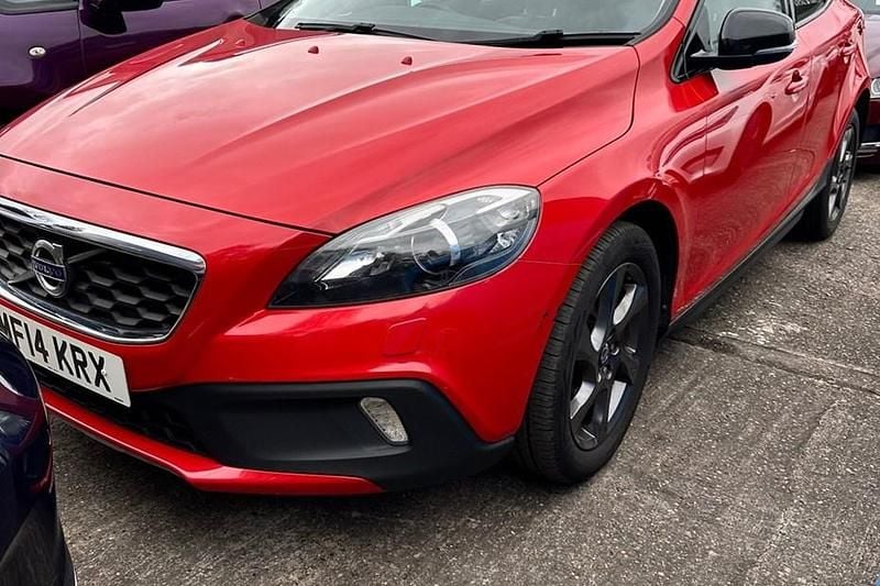 Used Volvo V40 CC 115 HP (84 kW) 2014 Estate