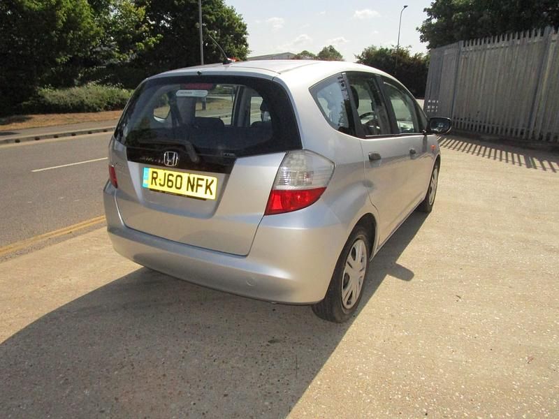 Used Honda Jazz S 90 HP (66 kW) 2011 Silver Hatchback