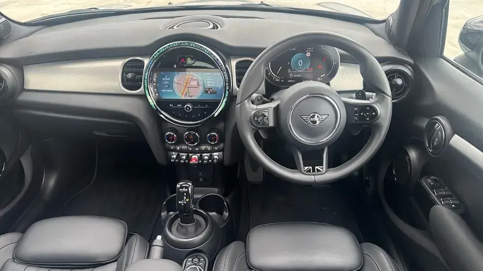 Used Mini Cooper S Exclusive 176 HP (129 kW) 2023 Silver Hatchback