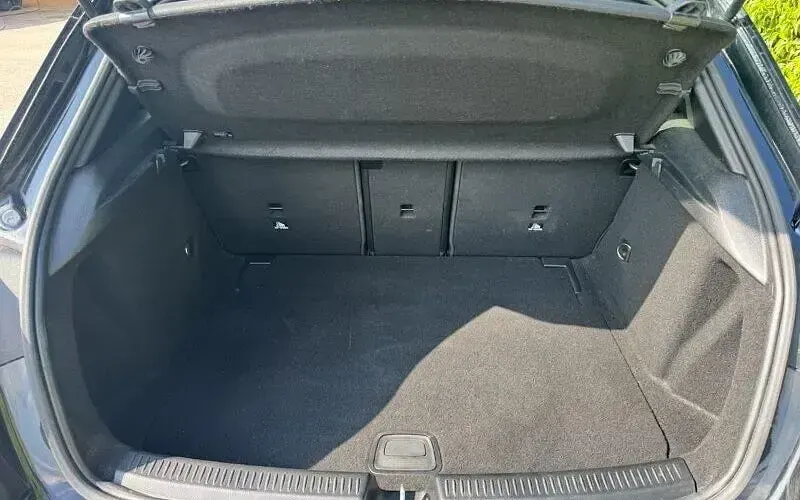 Second-hand Mercedes A180 Executive 116 CP (85 kW) 2019 Negru Hatchback