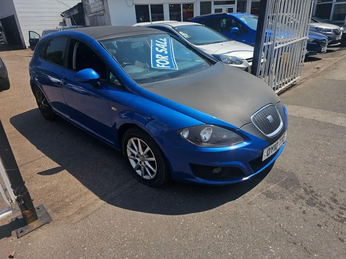 Used Seat Leon Ecomotive 105 HP (77 kW) 2010 Blue Hatchback