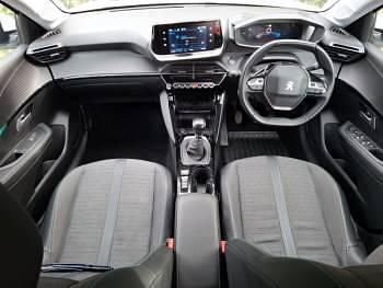 Used Peugeot 208 Allure Premium 100 HP (73 kW) 2021 White Hatchback