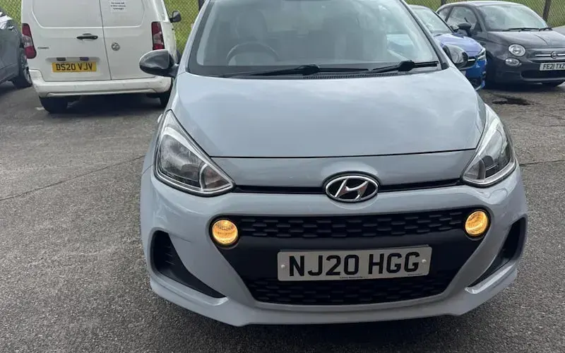 Used Hyundai i10 100 HP (73 kW) 2020 Grey Hatchback
