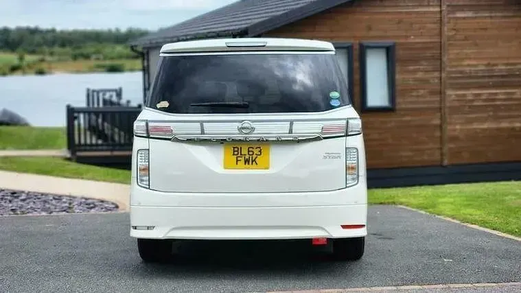 Używany Nissan Elgrand 2022 Biały Minivan