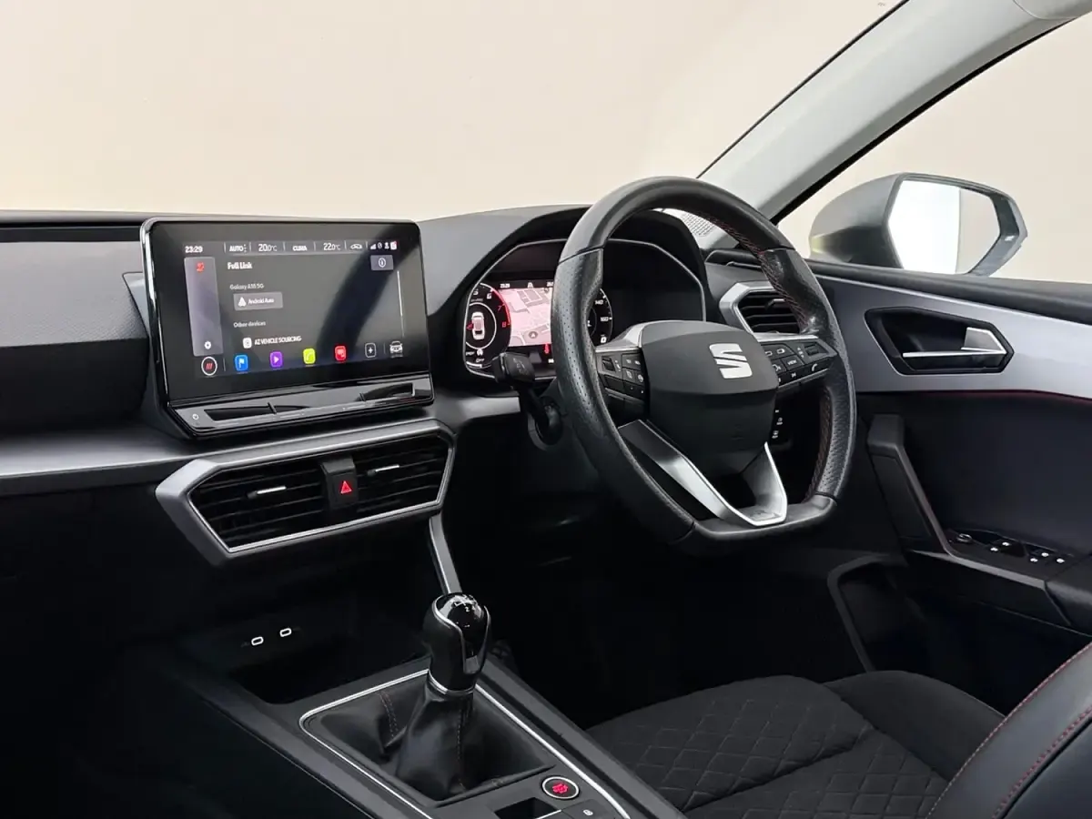 Used Seat Leon FR 131 HP (96 kW) 2023 Black Estate