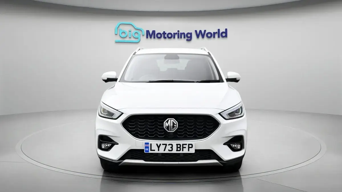 Używany MG ZS Exclusive 111 KM (81 kW) 2023 Biały SUV