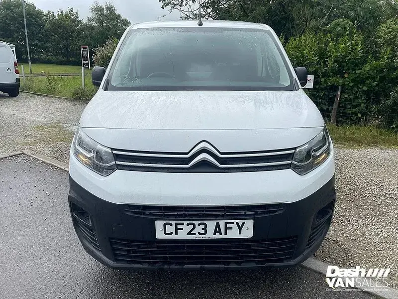 Used Citroën Berlingo 100 HP (73 kW) 2023 White MPV