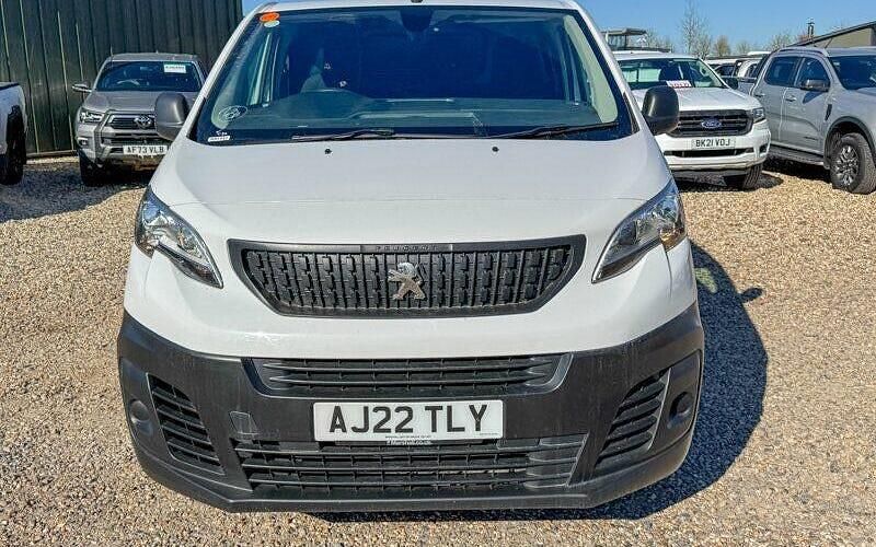 Used Peugeot Expert Premium 102 HP (75 kW) 2022 White Van