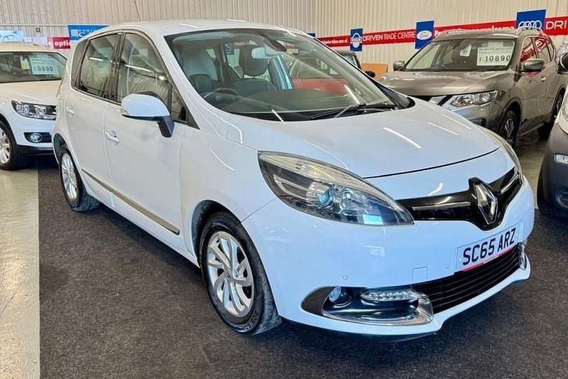 Used Renault Scénic III Dynamique 110 HP (80 kW) 2015 White MPV