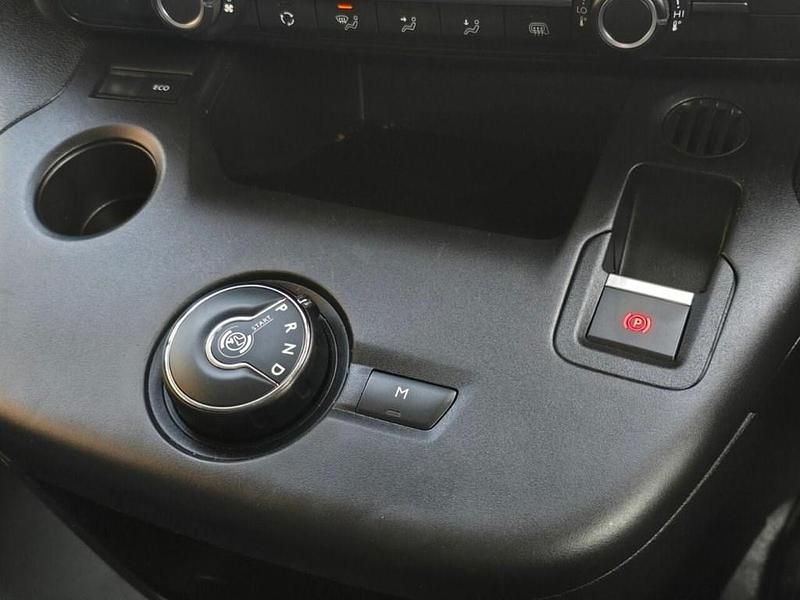 Used Toyota Proace Design 130 HP (95 kW) 2023 White MPV