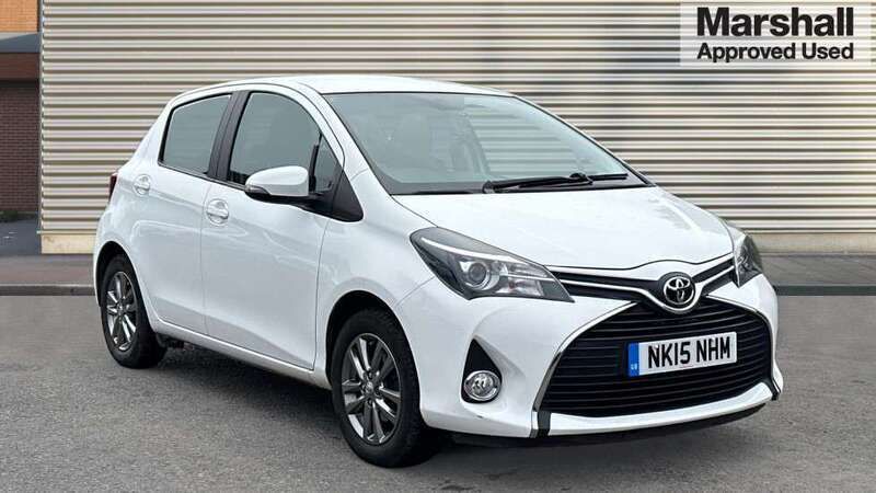 White Used 2015 Toyota Yaris Hatchback | £8,313 (Fair price) - Image 1/4