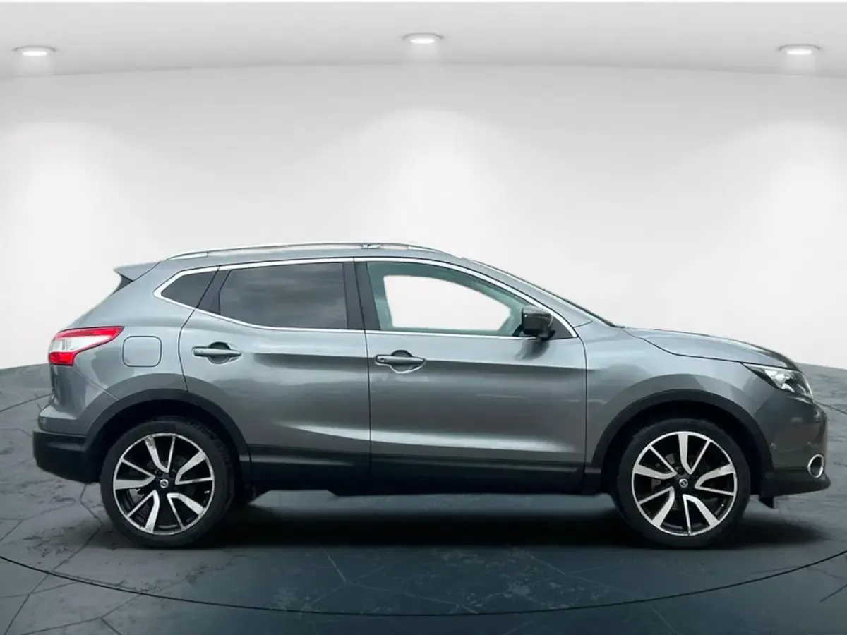 Used Nissan Qashqai Tekna 115 HP (84 kW) 2016 Grey SUV