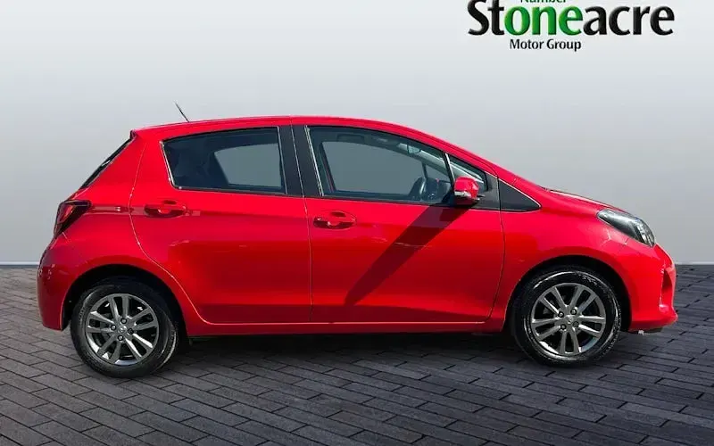Used Toyota Yaris 99 HP (72 kW) 2016 Hatchback