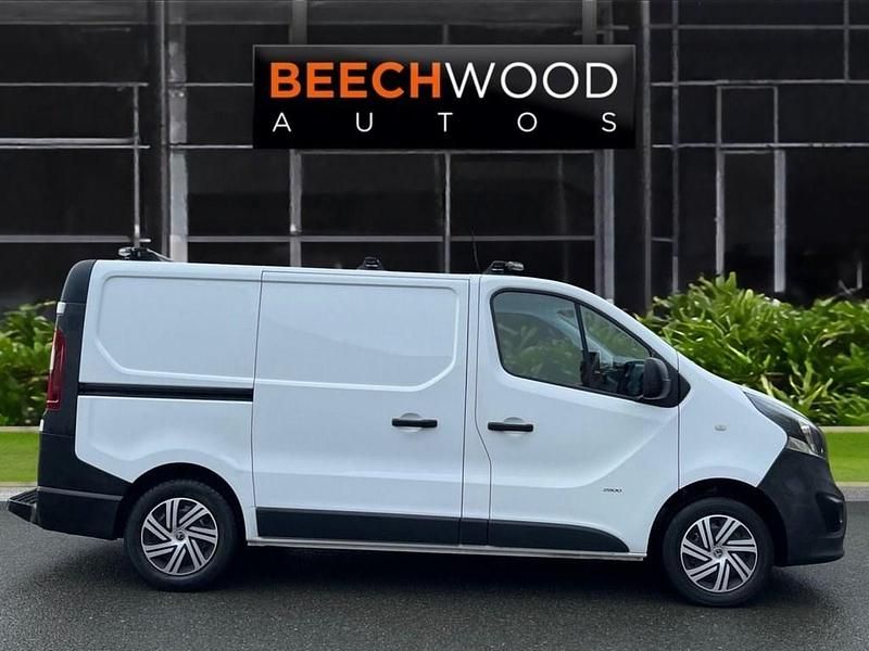 Used Vauxhall Vivaro S 90 HP (66 kW) 2014 White MPV