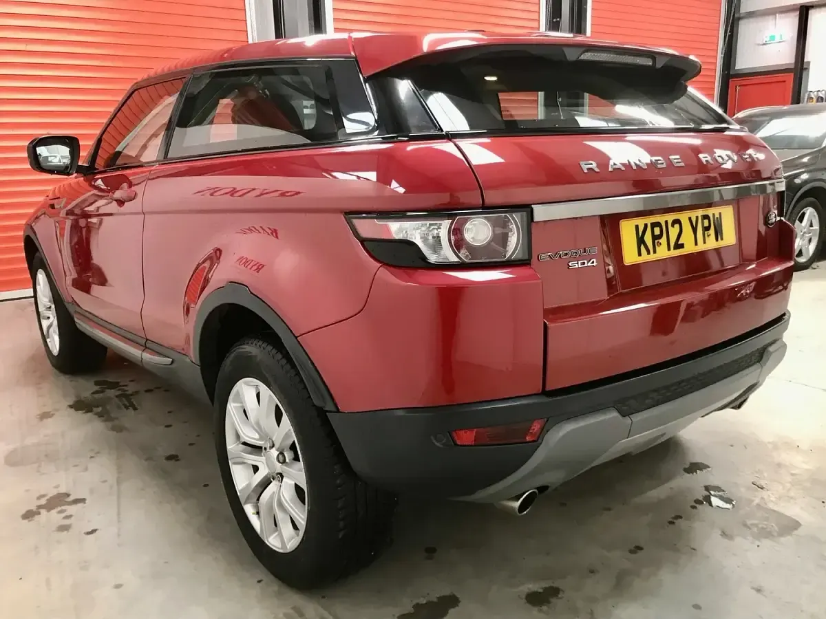 Used Land Rover Range Rover evoque Pure 150 HP (110 kW) 2012 Red SUV